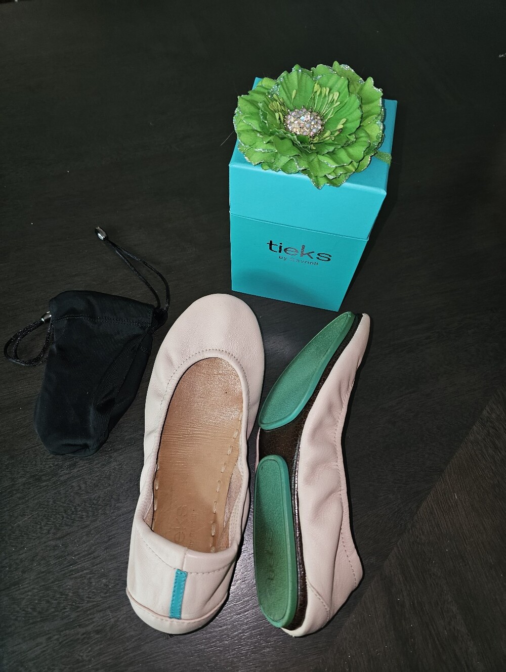 Authentic Tieks by Gavrieli Ballet Pink leather flats. Women's Size 6.